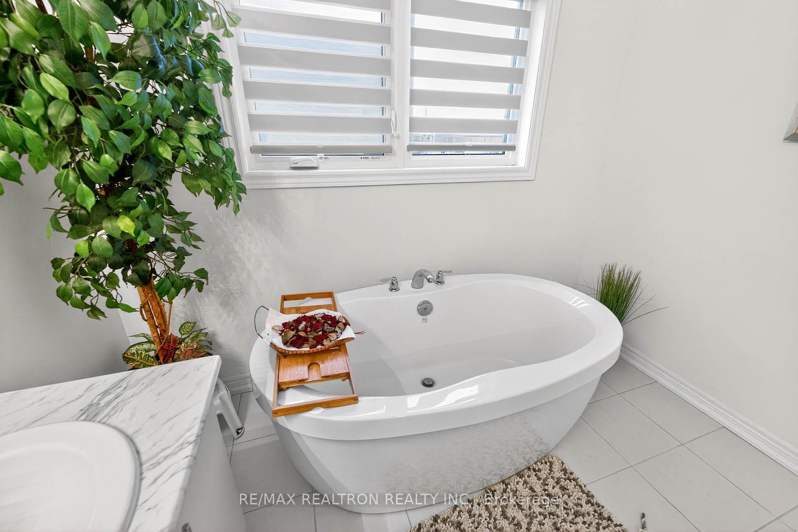Photo 56 of 40 Wakefield Boulevard, Essa, Angus — HOMEH