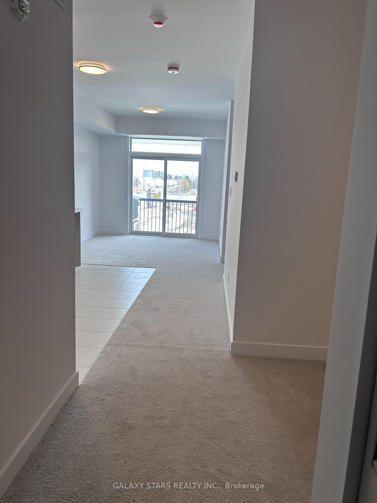Photo 4 of Unit 305, 1401 Silhouette Private, Ottawa, Barrhaven - Cedargrove/Fraserdale — HOMEH