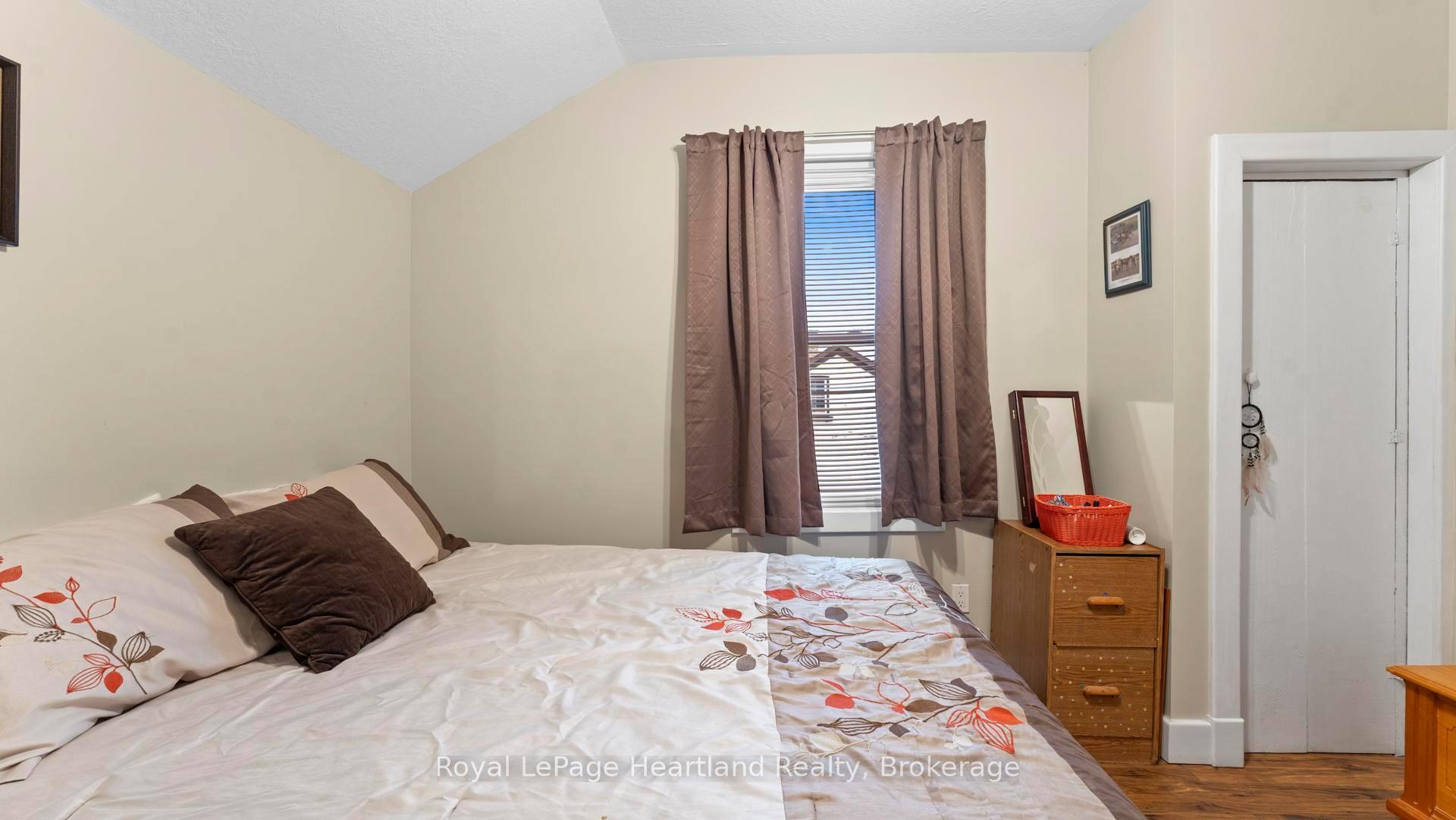 Photo 11 of 54 St David Street, Goderich, Goderich (Town) — HOMEH