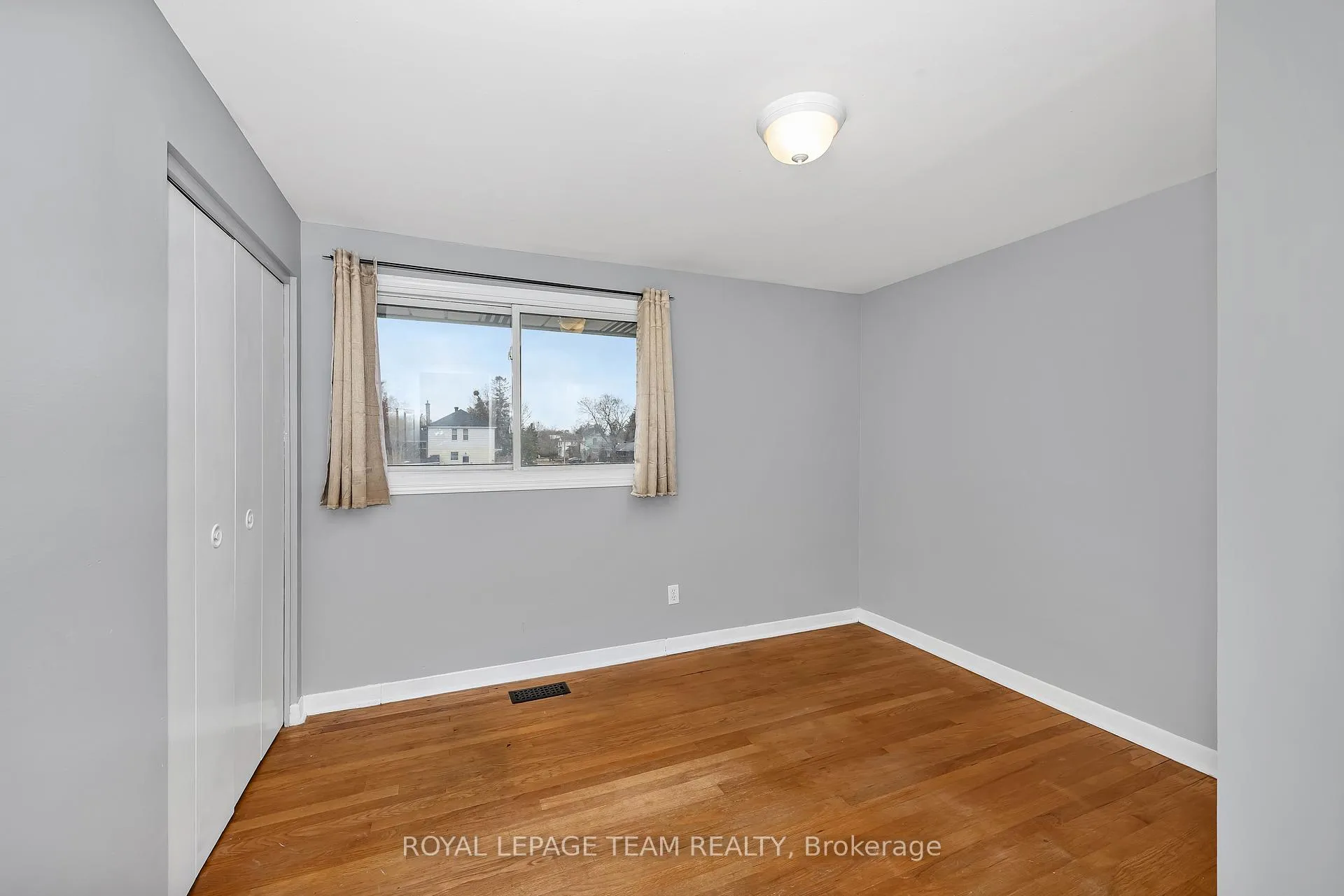 Photo 24 of 345 Poulin Avenue, Ottawa, Britannia — HOMEH