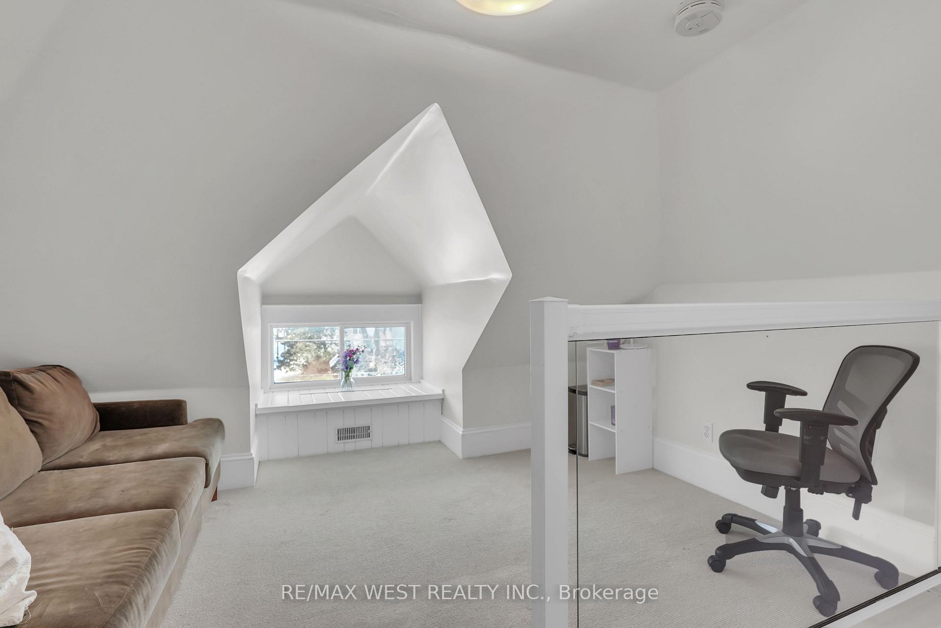 Photo 12 of 53 Metcalfe Street, Aurora, Aurora Village — HOMEH