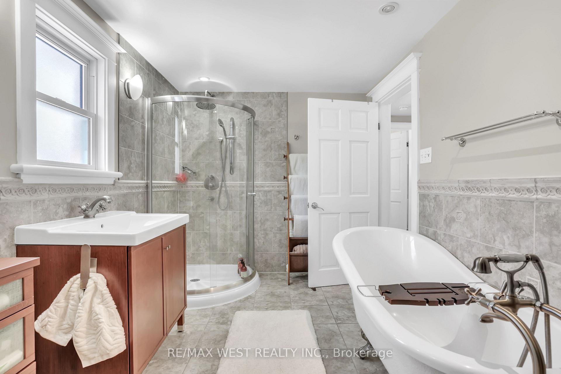 Photo 14 of 53 Metcalfe Street, Aurora, Aurora Village — HOMEH