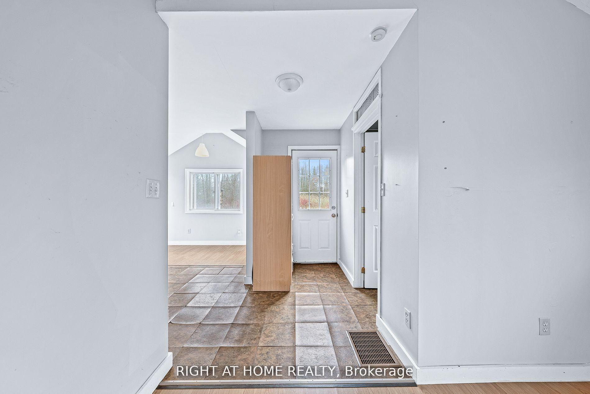 Photo 9 of 685 Reid Street, Innisfil, Alcona — HOMEH