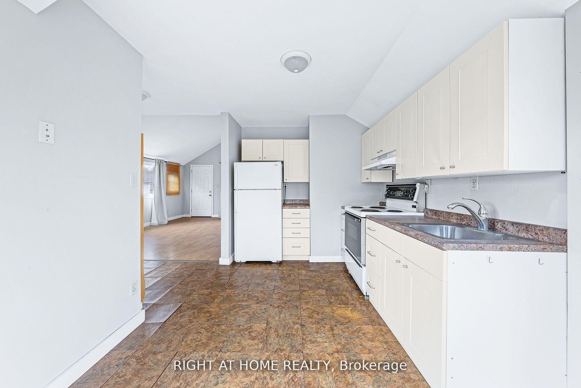 Photo 10 of 685 Reid Street, Innisfil, Alcona — HOMEH