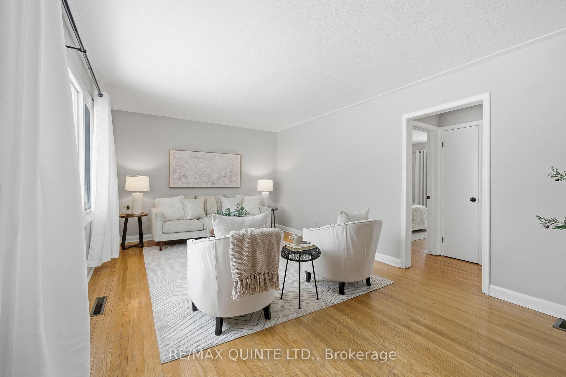 Photo 8 of 68 Elizabeth Crescent, Belleville, Belleville Ward — HOMEH