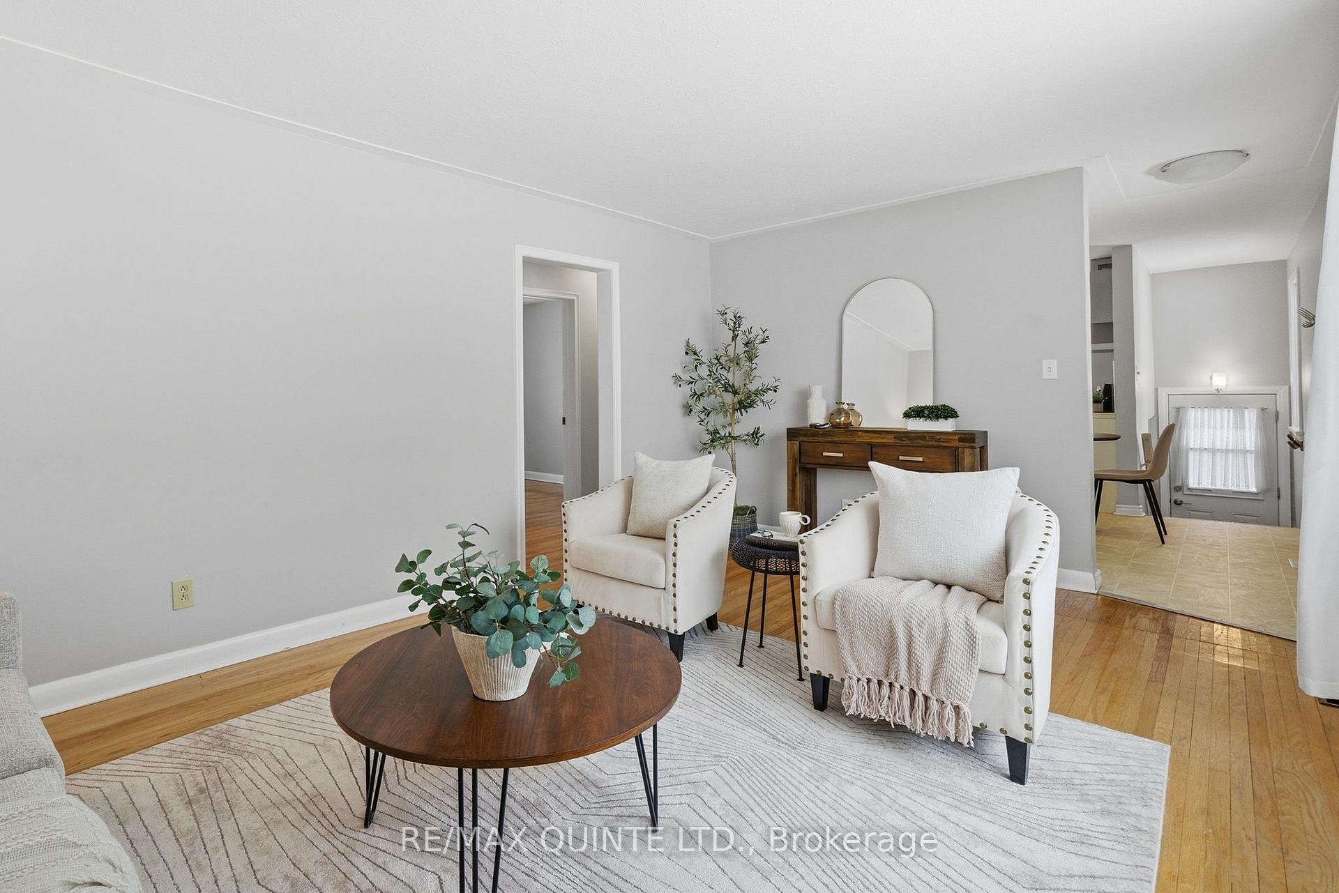 Photo 14 of 68 Elizabeth Crescent, Belleville, Belleville Ward — HOMEH