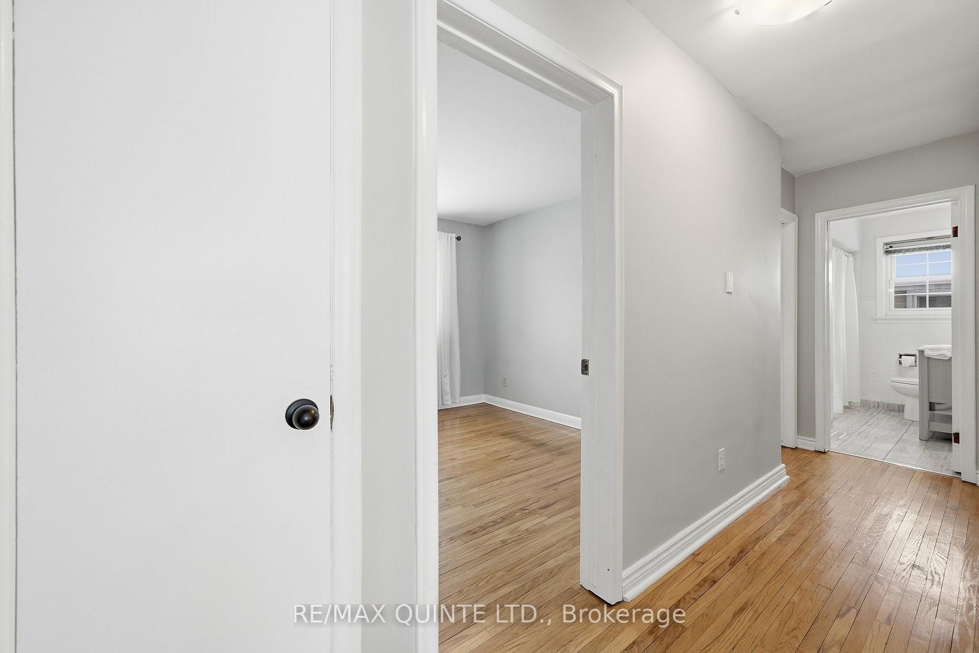 Photo 24 of 68 Elizabeth Crescent, Belleville, Belleville Ward — HOMEH