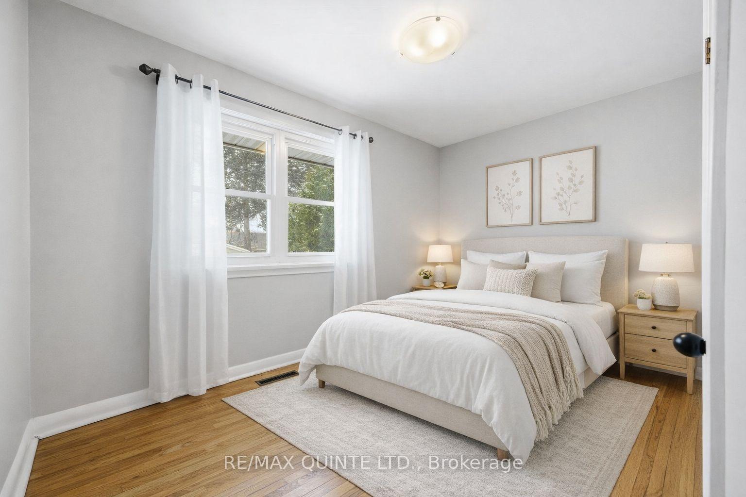 Photo 33 of 68 Elizabeth Crescent, Belleville, Belleville Ward — HOMEH