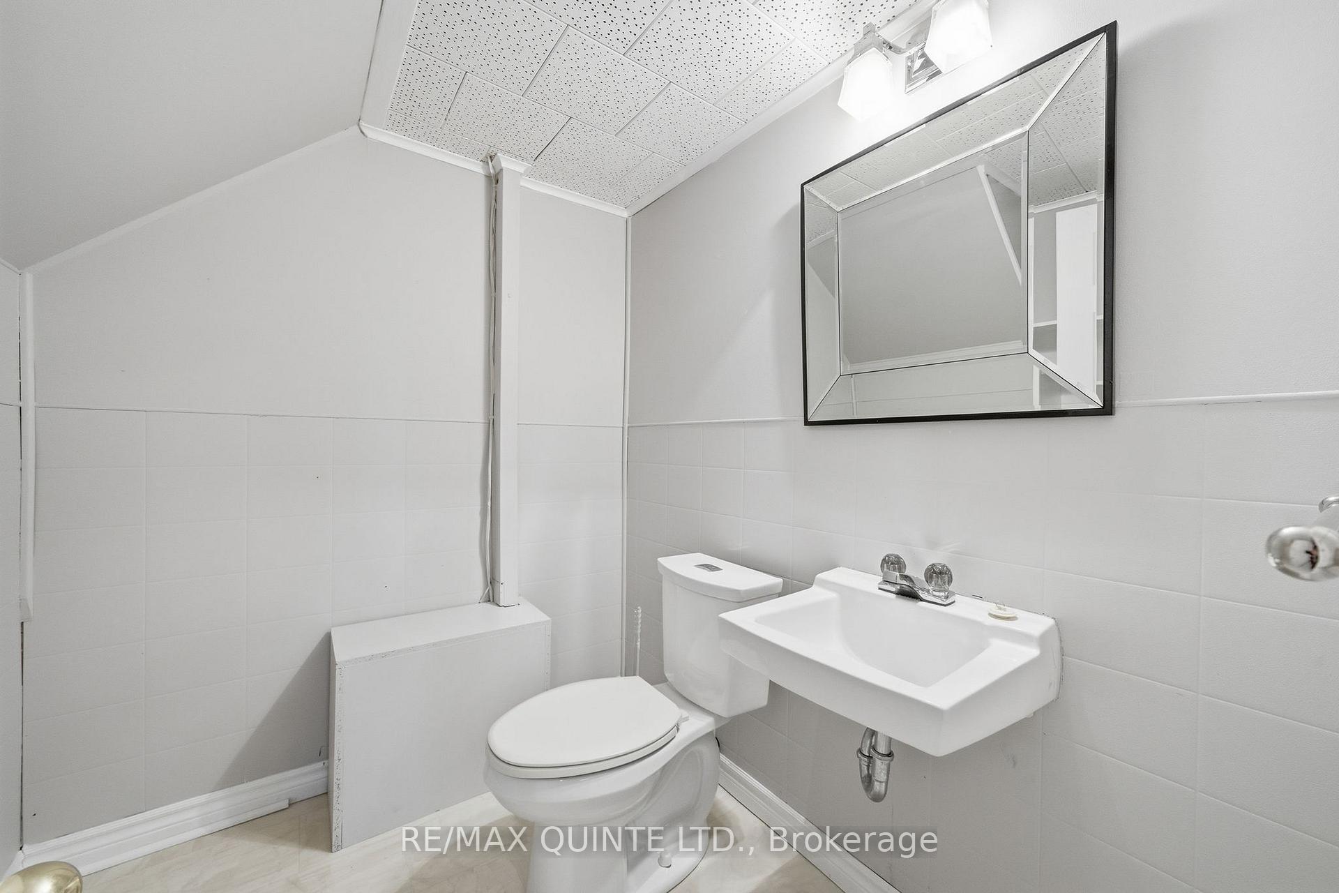 Photo 41 of 68 Elizabeth Crescent, Belleville, Belleville Ward — HOMEH