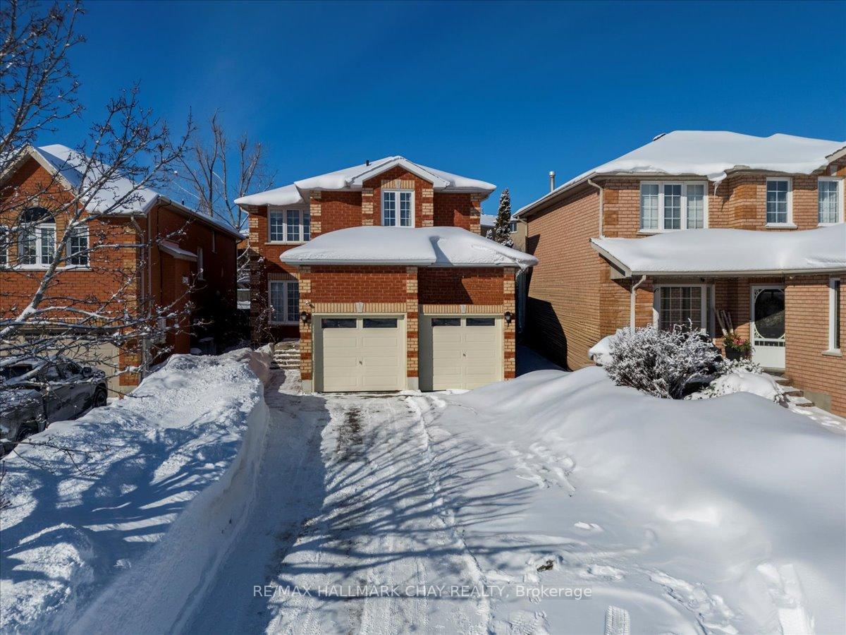 Photo 1 of 13 Teal Place, Barrie, Painswick South — HOMEH