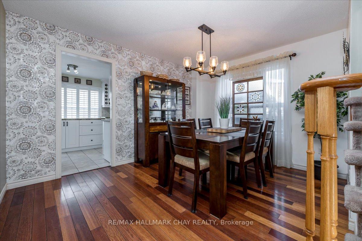 Photo 6 of 13 Teal Place, Barrie, Painswick South — HOMEH
