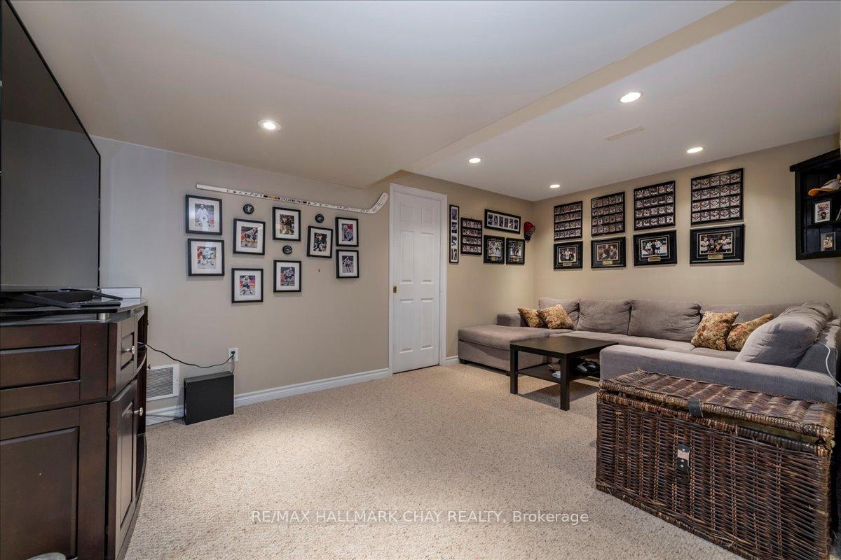 Photo 18 of 13 Teal Place, Barrie, Painswick South — HOMEH