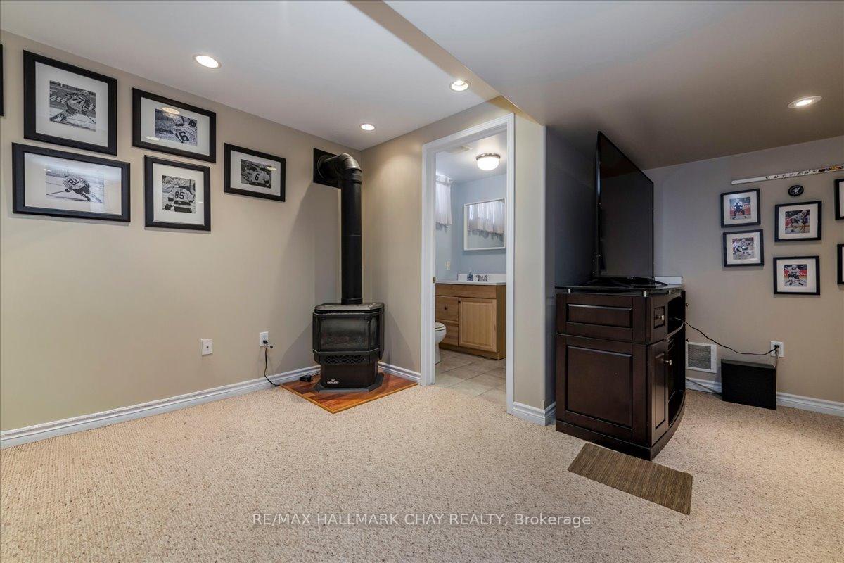 Photo 19 of 13 Teal Place, Barrie, Painswick South — HOMEH