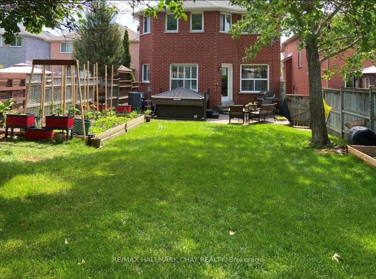 Photo 23 of 13 Teal Place, Barrie, Painswick South — HOMEH