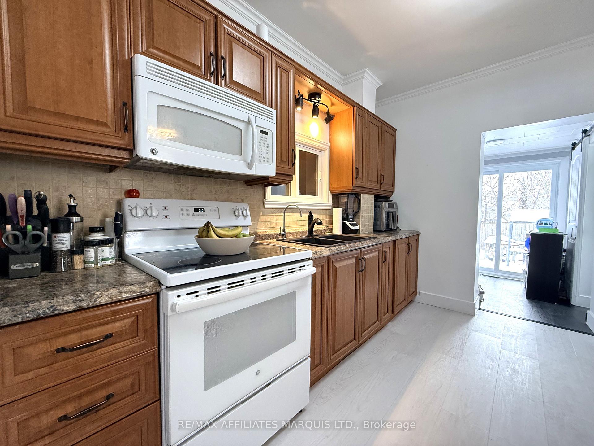 Photo 4 of 336 Fifth Street E, Cornwall — HOMEH