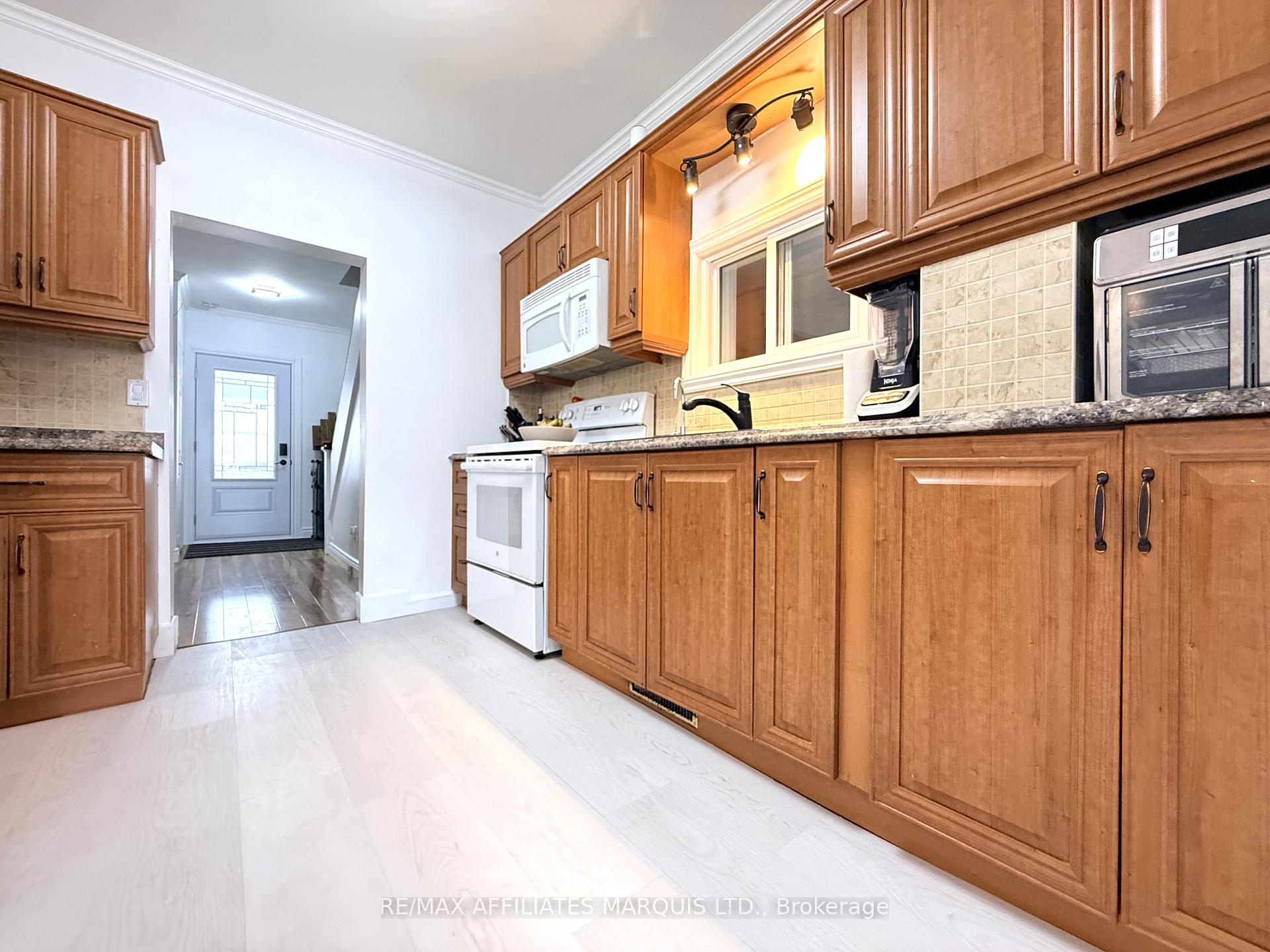 Photo 5 of 336 Fifth Street E, Cornwall — HOMEH