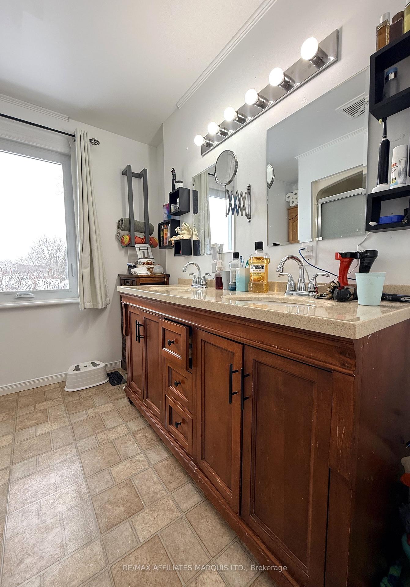 Photo 11 of 336 Fifth Street E, Cornwall — HOMEH