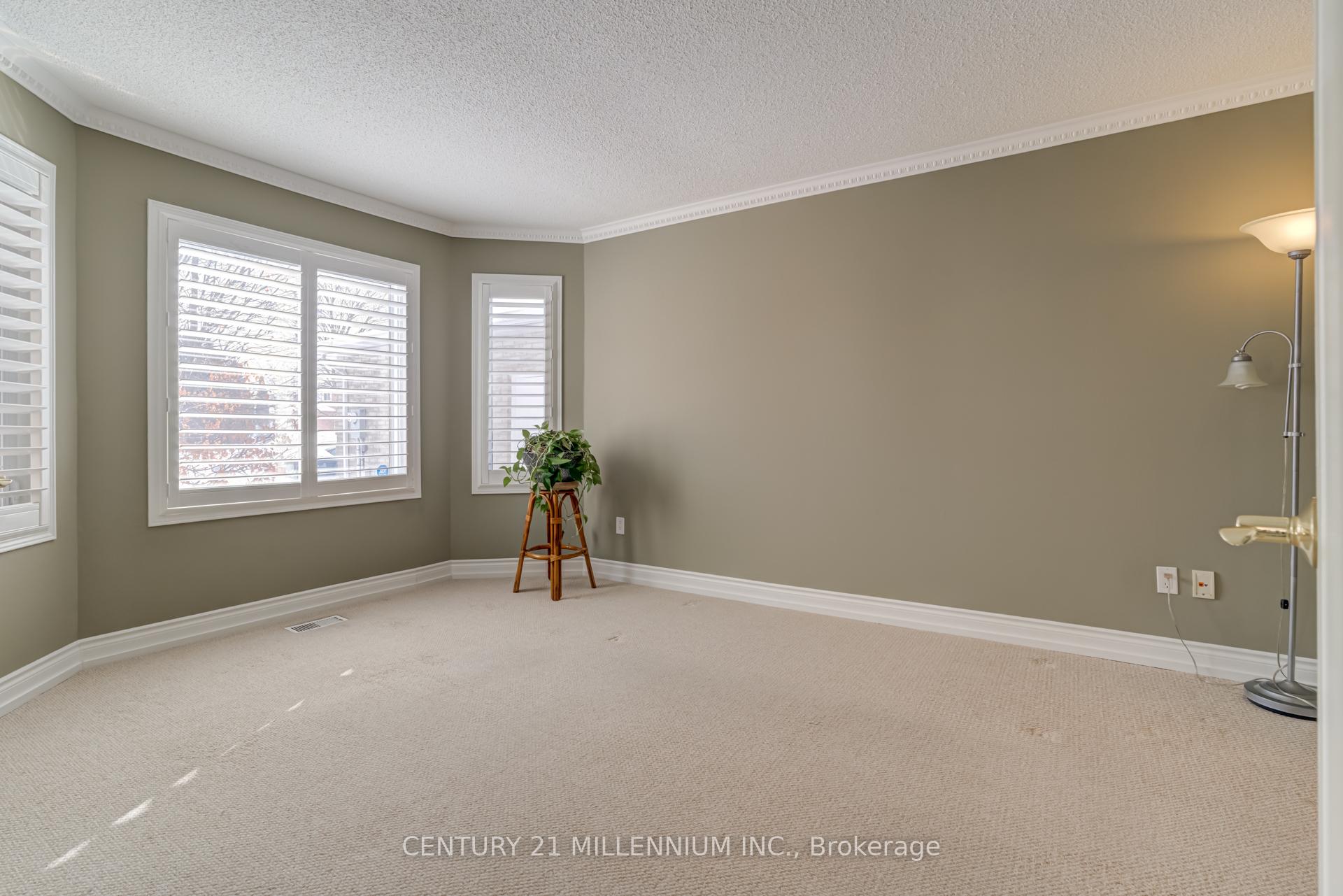 Photo 4 of 28 Tremblay Street, Brampton, Heart Lake West — HOMEH