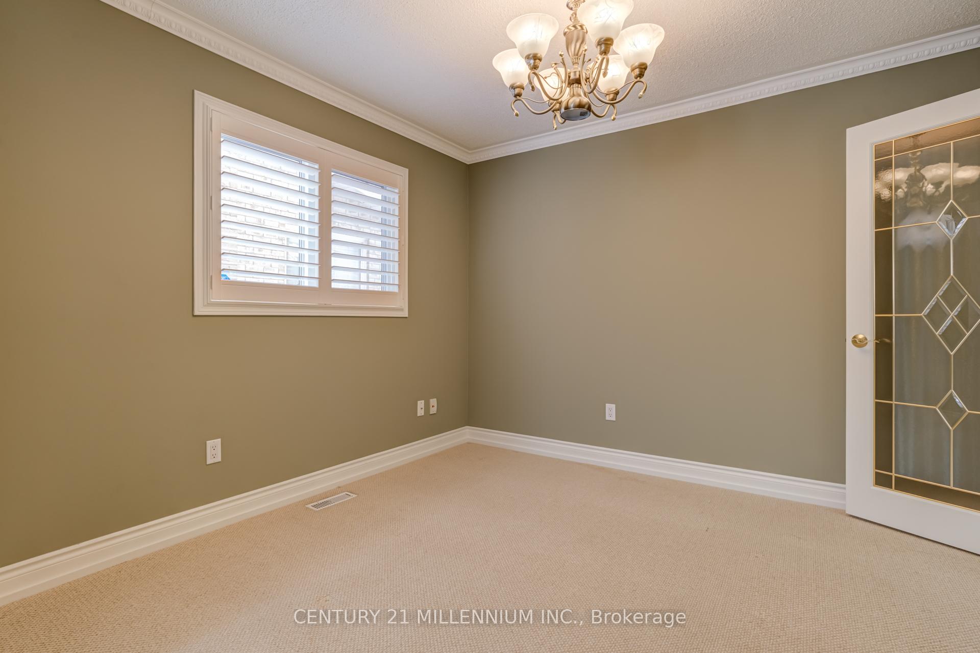 Photo 9 of 28 Tremblay Street, Brampton, Heart Lake West — HOMEH