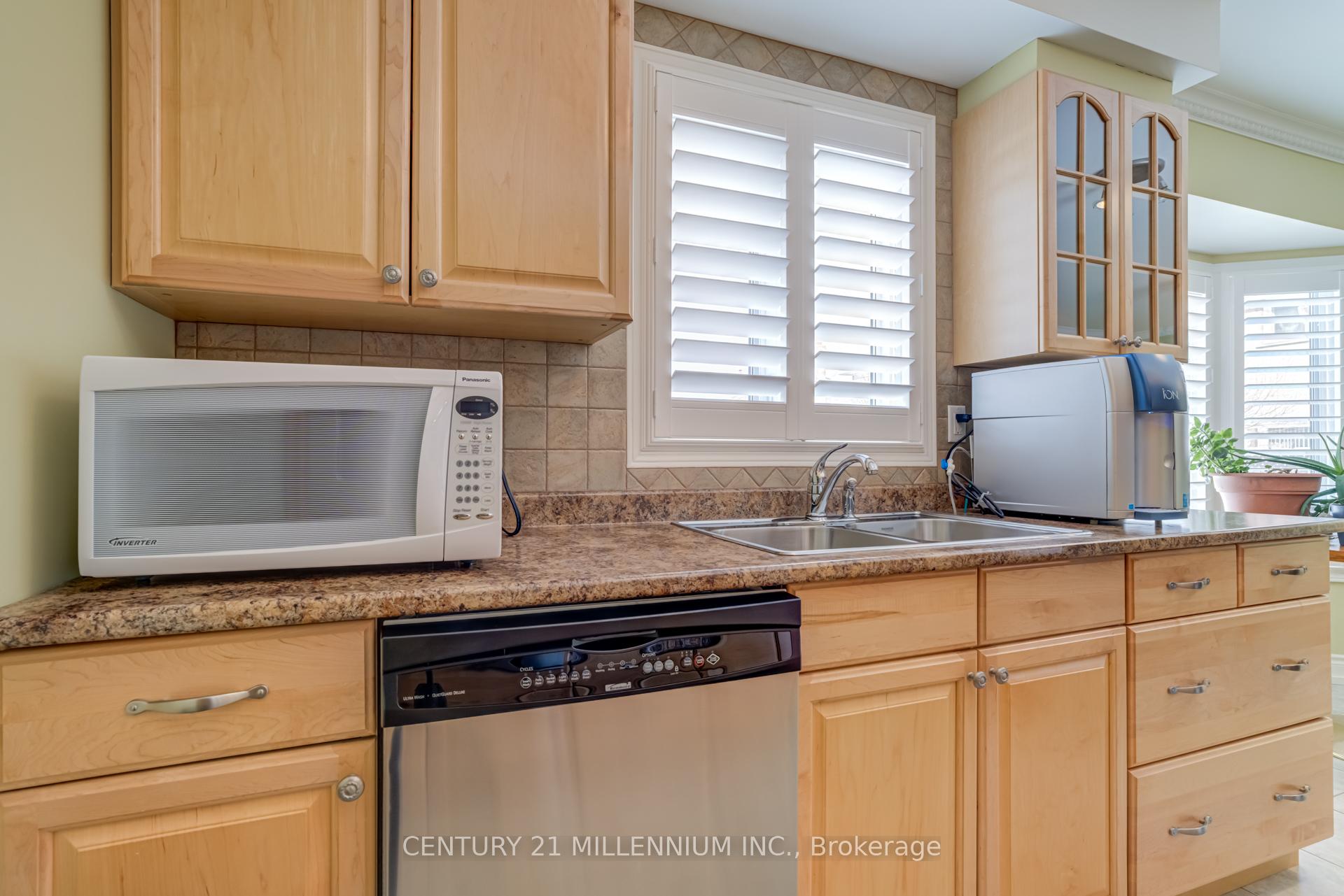 Photo 14 of 28 Tremblay Street, Brampton, Heart Lake West — HOMEH