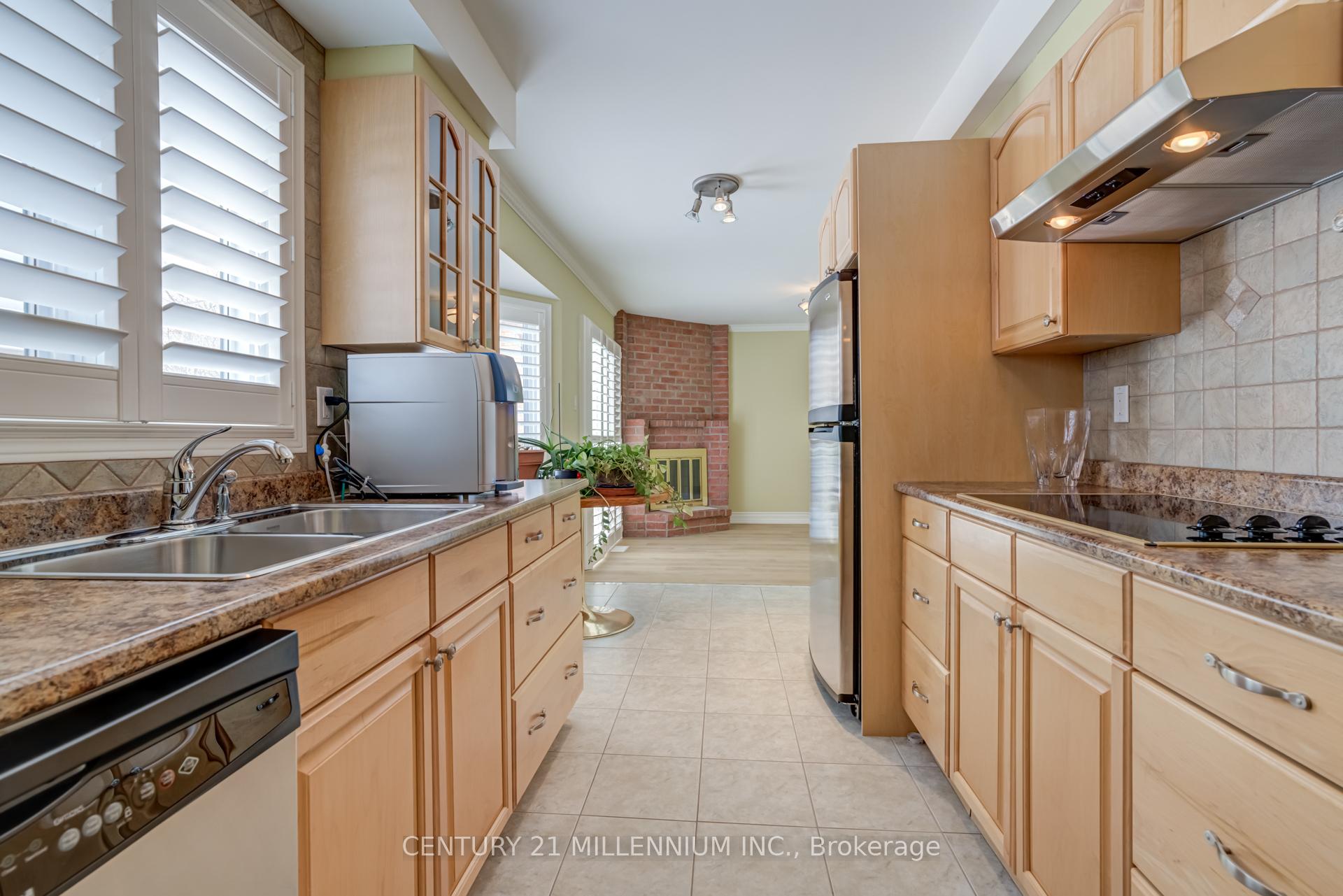 Photo 15 of 28 Tremblay Street, Brampton, Heart Lake West — HOMEH