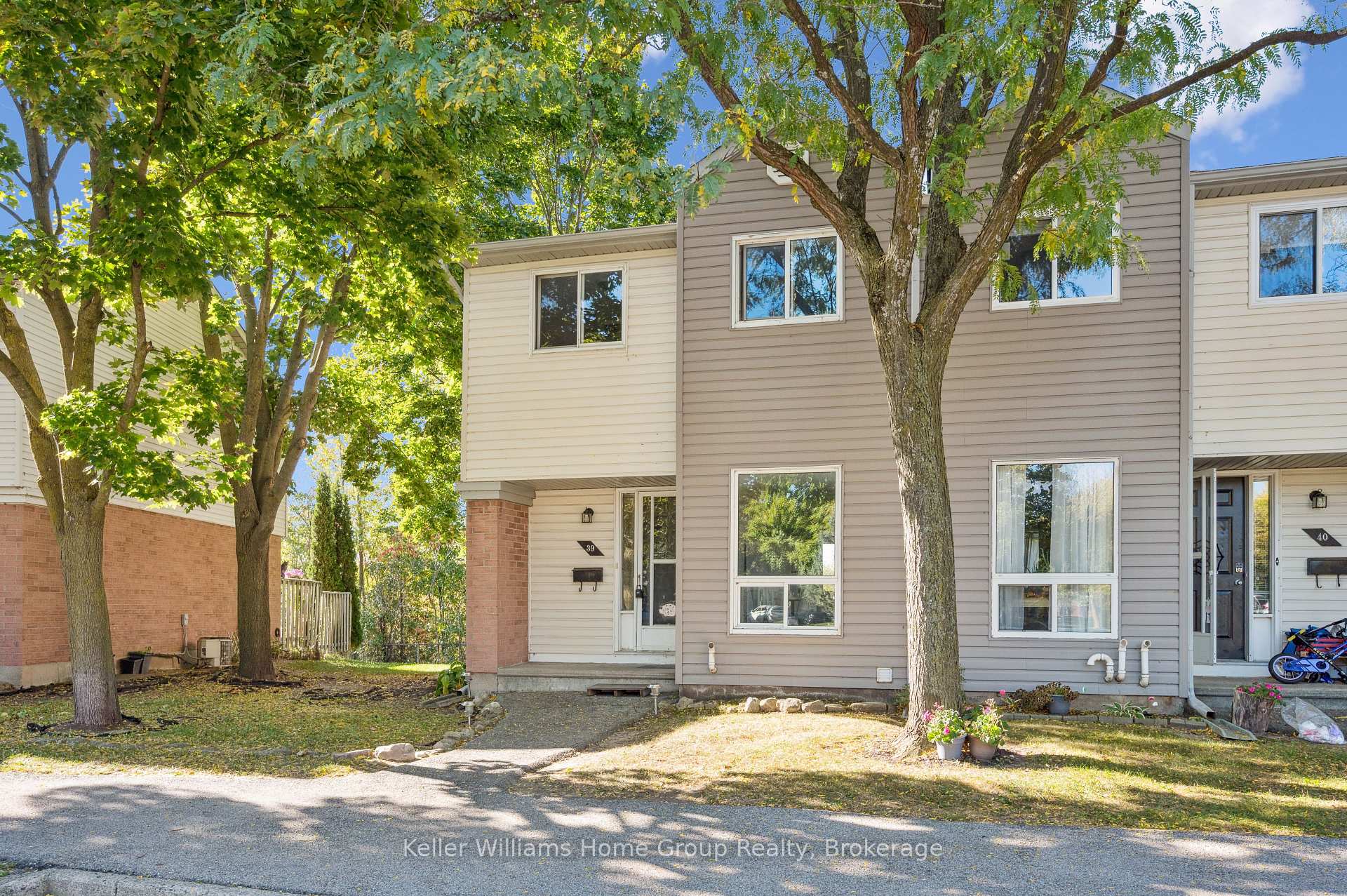 Photo 3 of Unit 39, 40 Imperial Road N, Guelph, Willow West/Sugarbush/West Acres — HOMEH