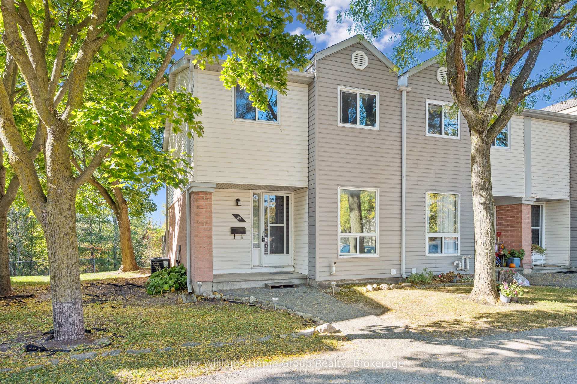 Photo 4 of Unit 39, 40 Imperial Road N, Guelph, Willow West/Sugarbush/West Acres — HOMEH