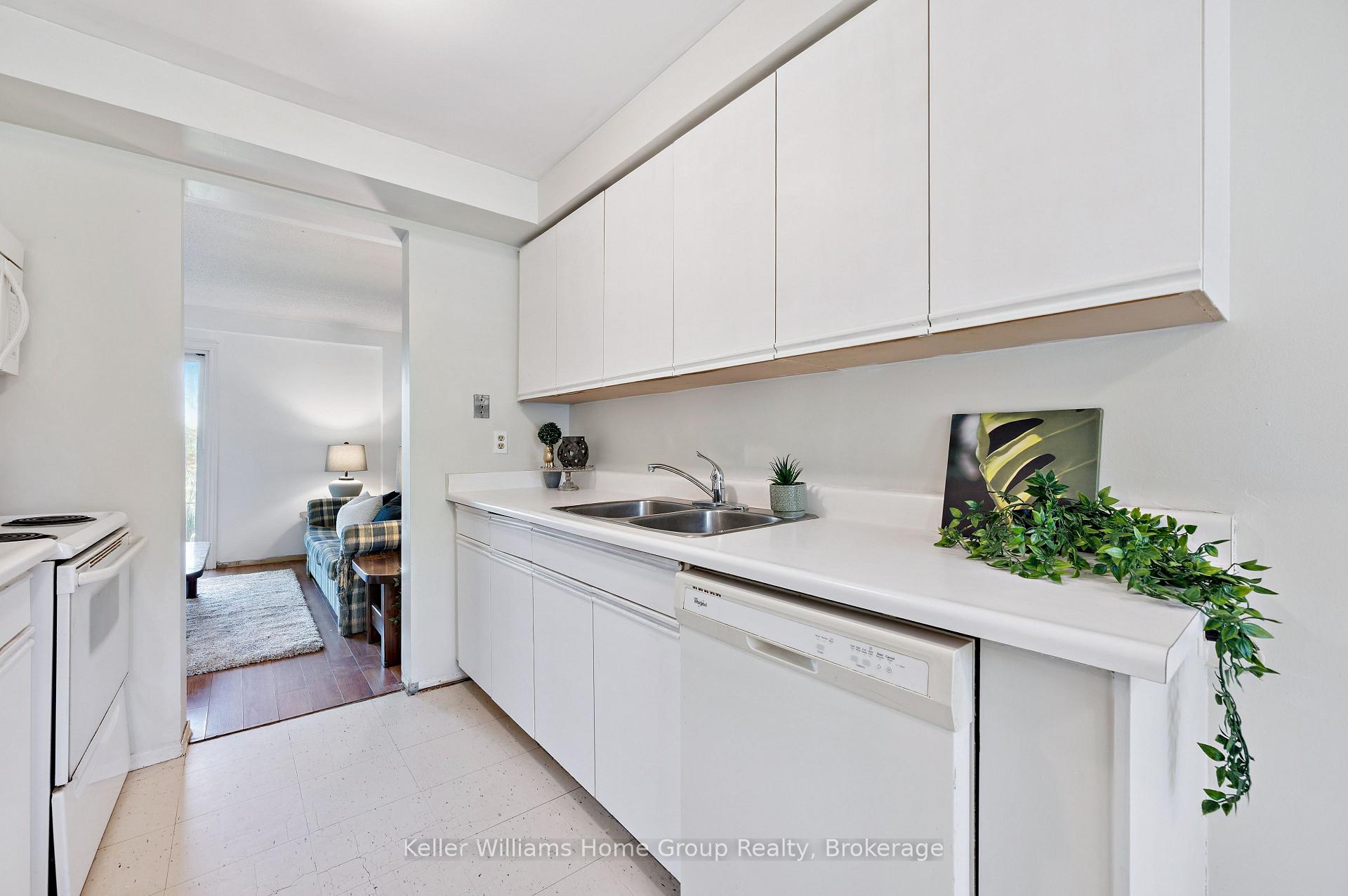 Photo 11 of Unit 39, 40 Imperial Road N, Guelph, Willow West/Sugarbush/West Acres — HOMEH