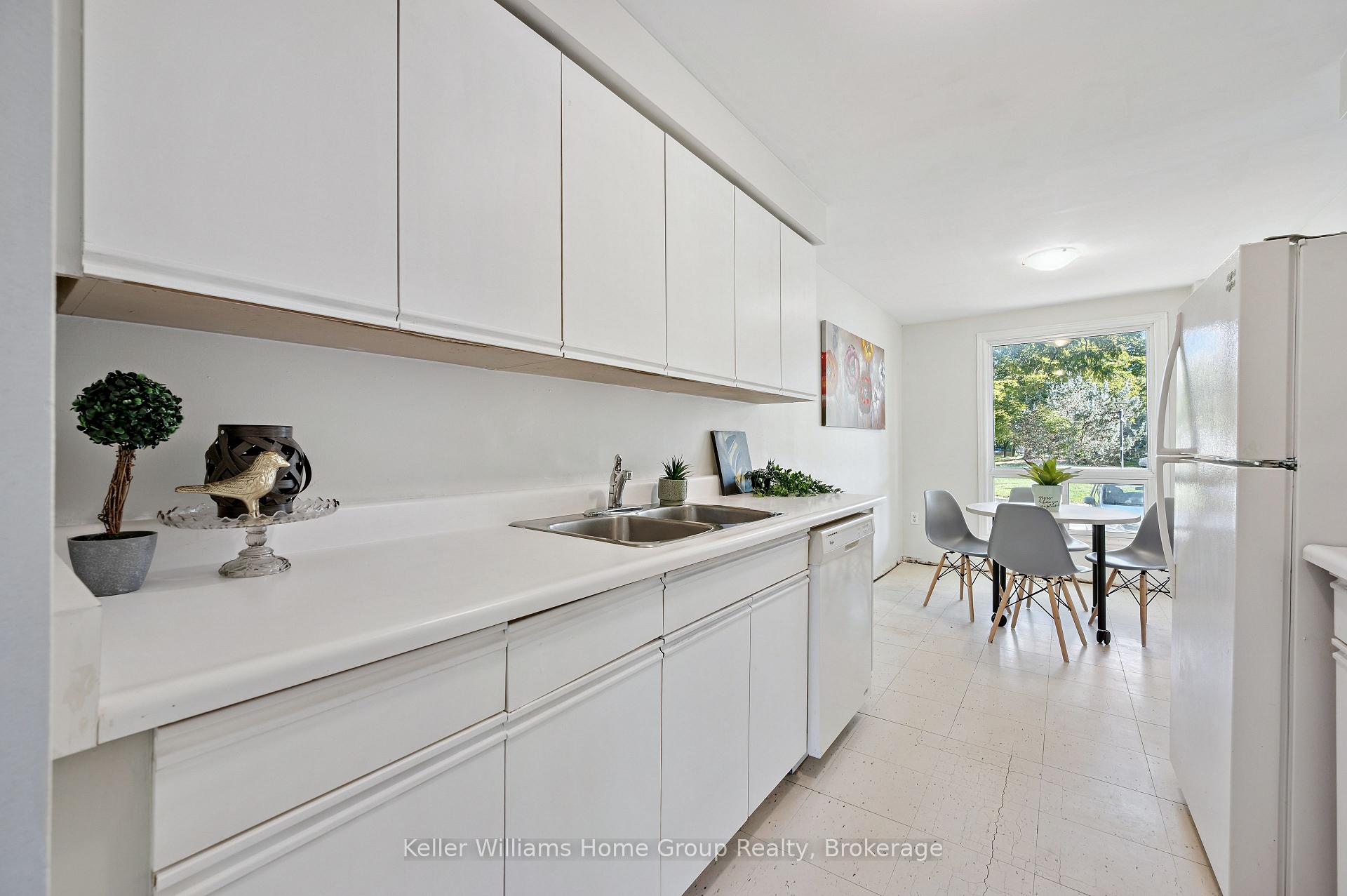 Photo 12 of Unit 39, 40 Imperial Road N, Guelph, Willow West/Sugarbush/West Acres — HOMEH