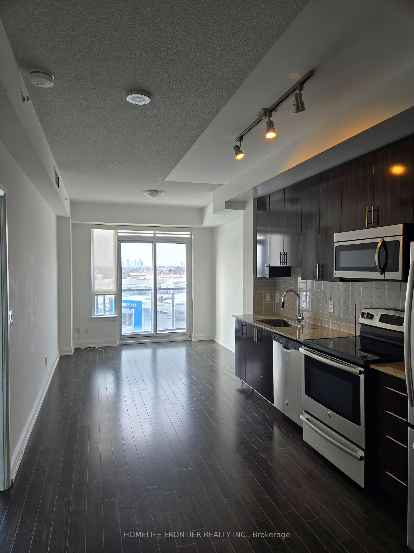 Photo 3 of Unit 420, 7161 Yonge Street, Markham, Grandview — HOMEH