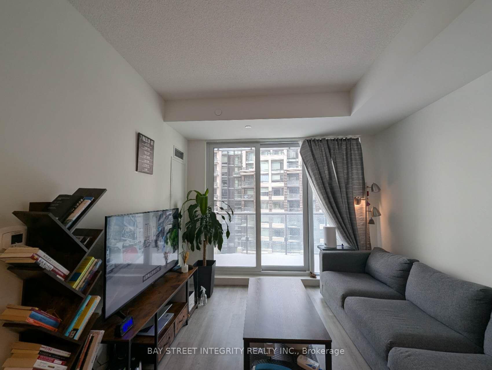 Photo 5 of Unit 822, 8119 Birchmount Road, Markham, Unionville — HOMEH