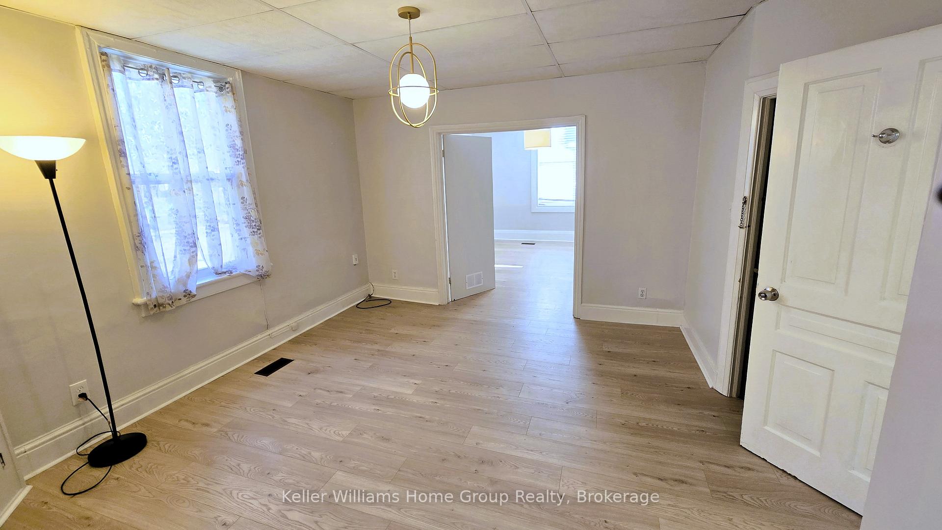 Photo 7 of 114A Surrey Street E, Guelph, Downtown — HOMEH
