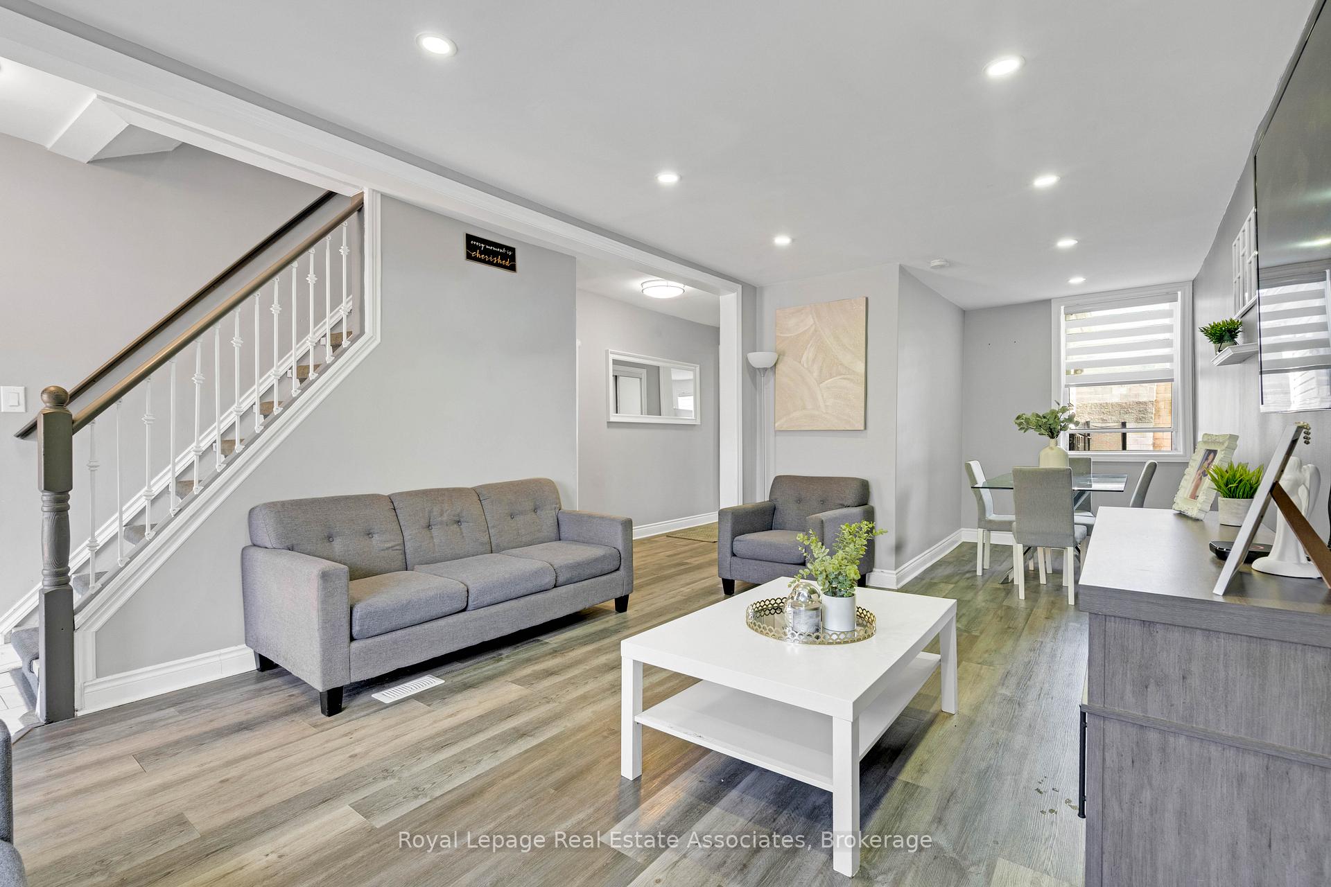 Photo 6 of 12 Lincoln Street, Hamilton, Crown Point — HOMEH