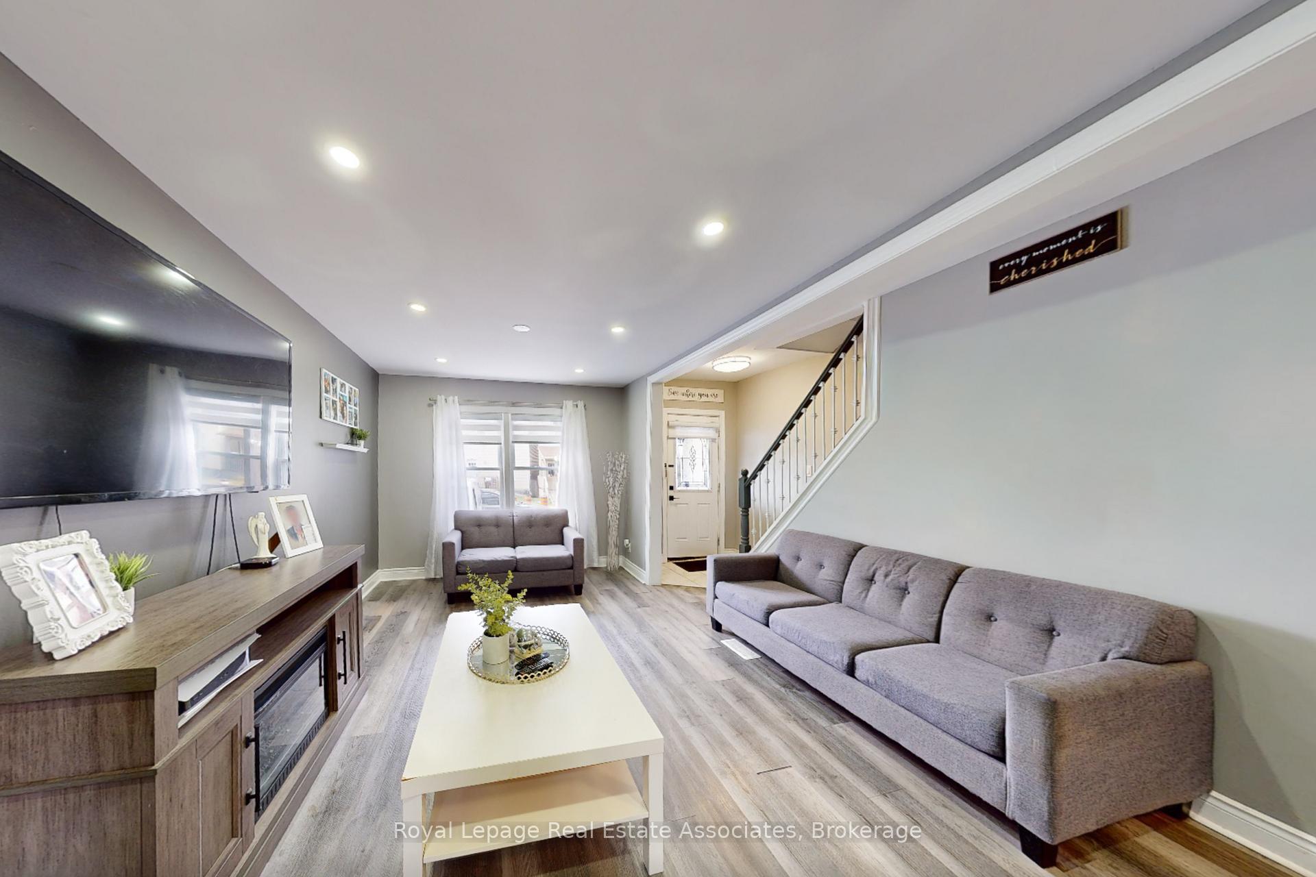 Photo 9 of 12 Lincoln Street, Hamilton, Crown Point — HOMEH