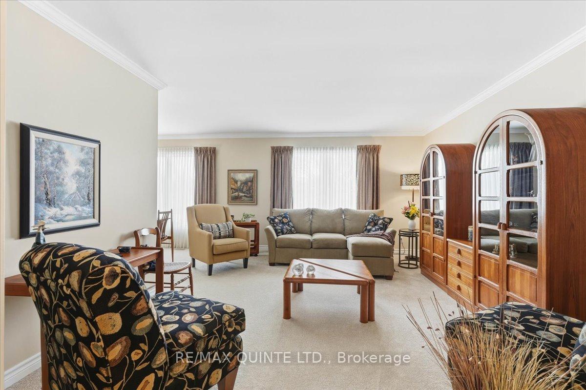 Photo 6 of 10 Grosvenor Drive, Belleville, Belleville Ward — HOMEH