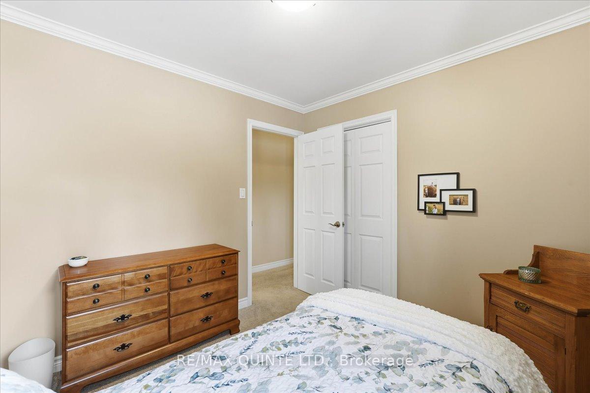 Photo 17 of 10 Grosvenor Drive, Belleville, Belleville Ward — HOMEH
