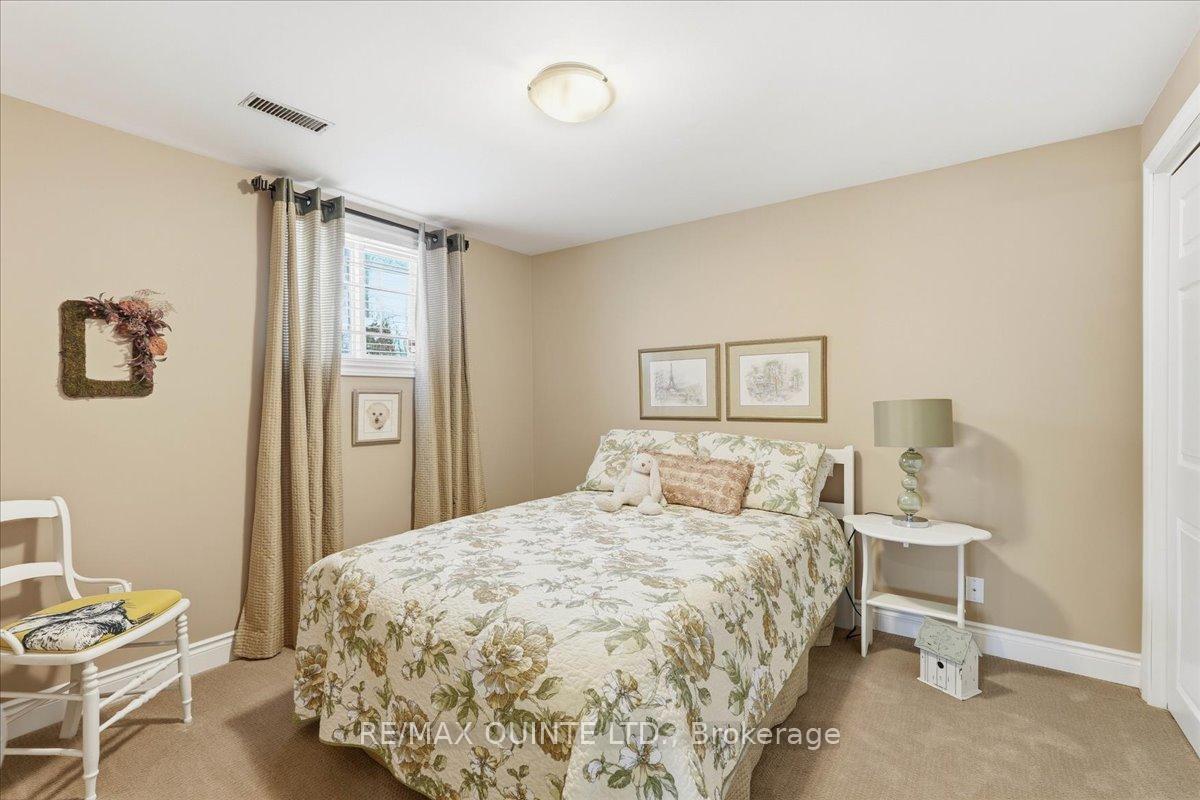 Photo 30 of 10 Grosvenor Drive, Belleville, Belleville Ward — HOMEH