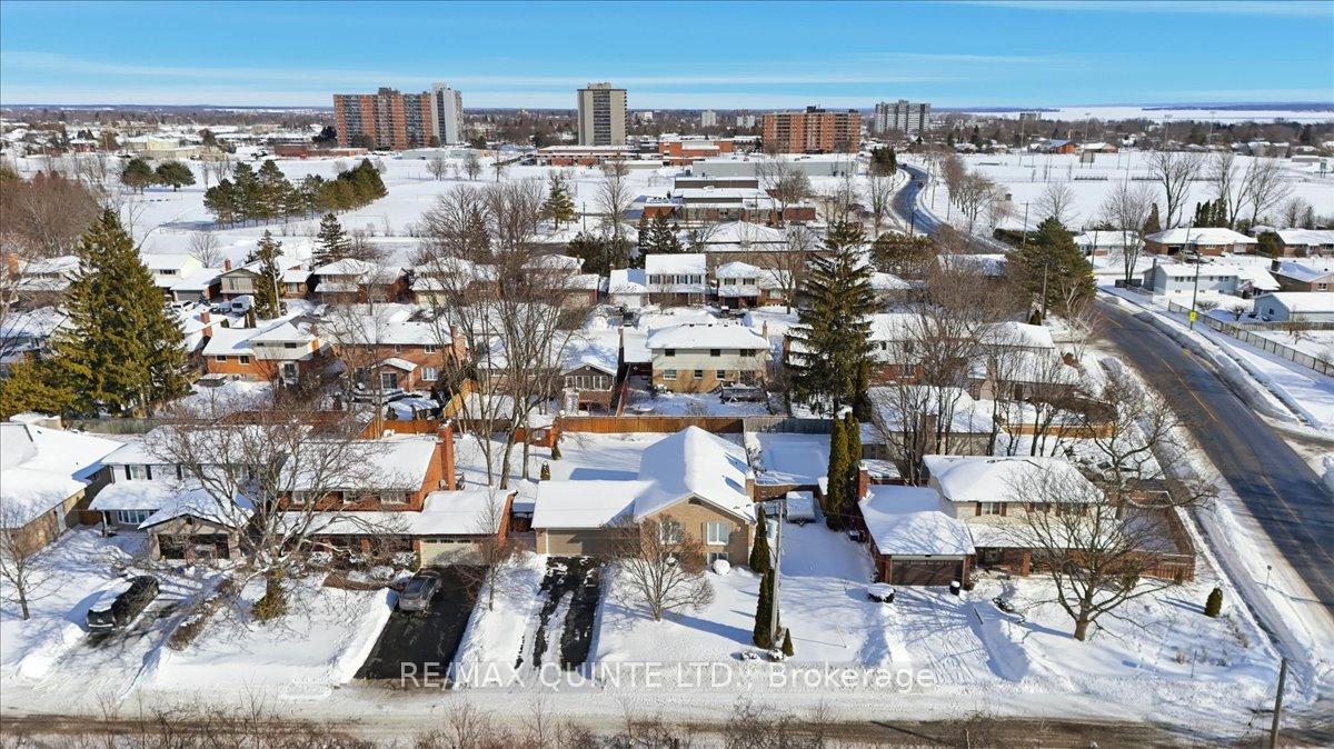 Photo 39 of 10 Grosvenor Drive, Belleville, Belleville Ward — HOMEH