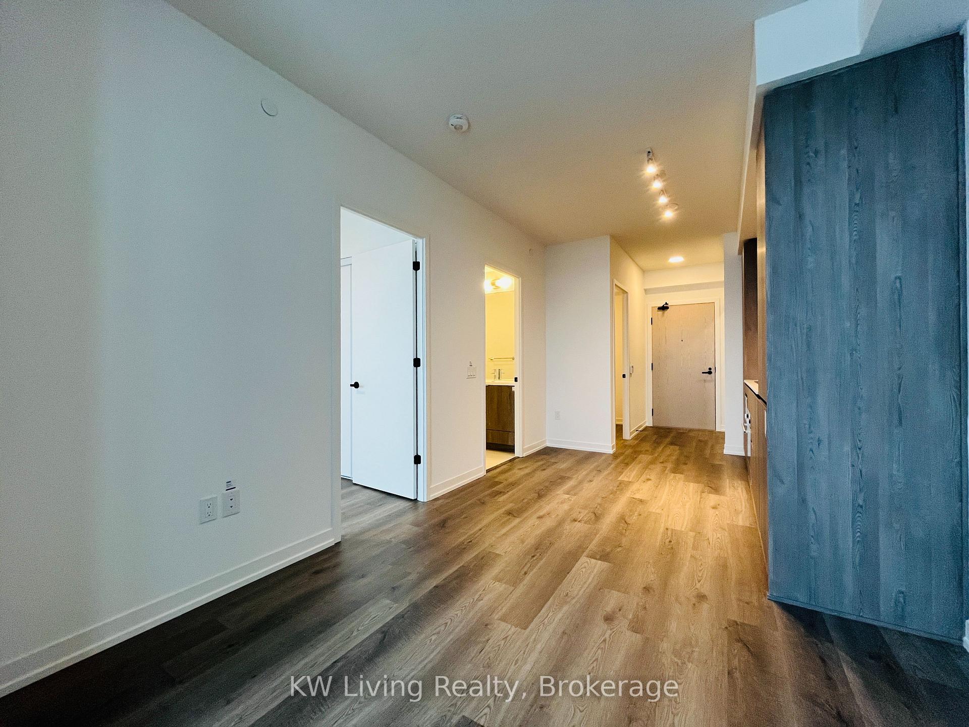 Photo 2 of Unit 1111, 8 Interchange Way, Vaughan, Vaughan Corporate Centre — HOMEH