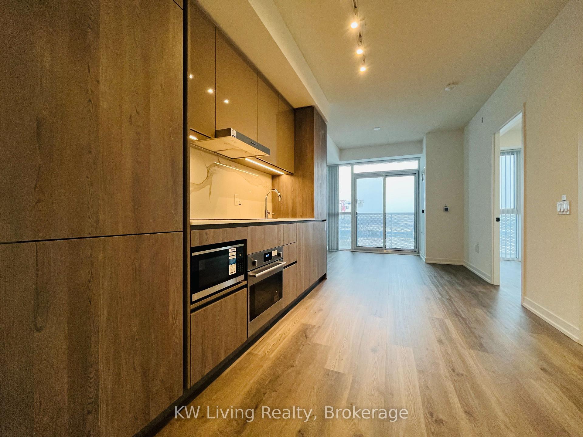Photo 3 of Unit 1111, 8 Interchange Way, Vaughan, Vaughan Corporate Centre — HOMEH