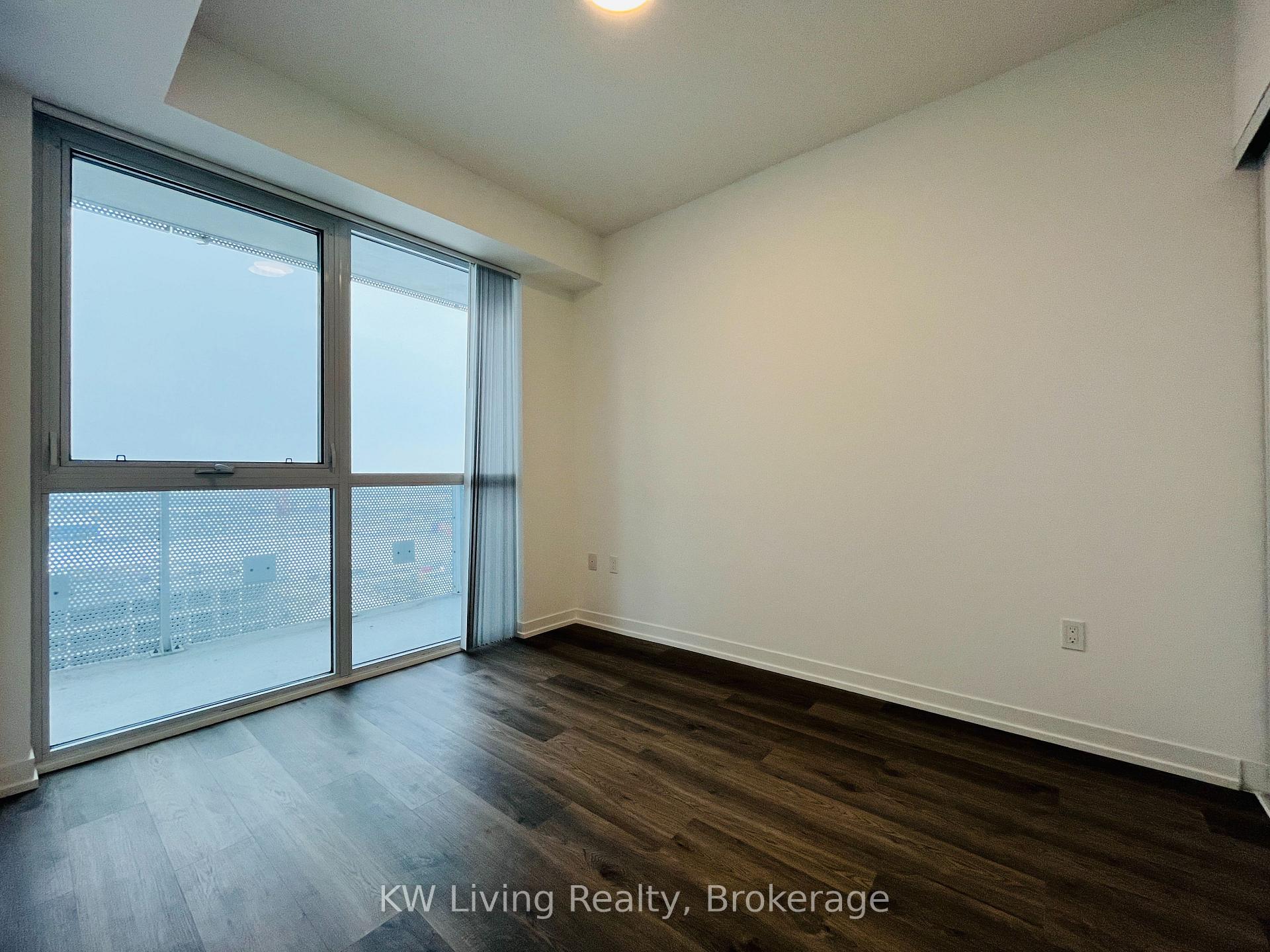 Photo 5 of Unit 1111, 8 Interchange Way, Vaughan, Vaughan Corporate Centre — HOMEH