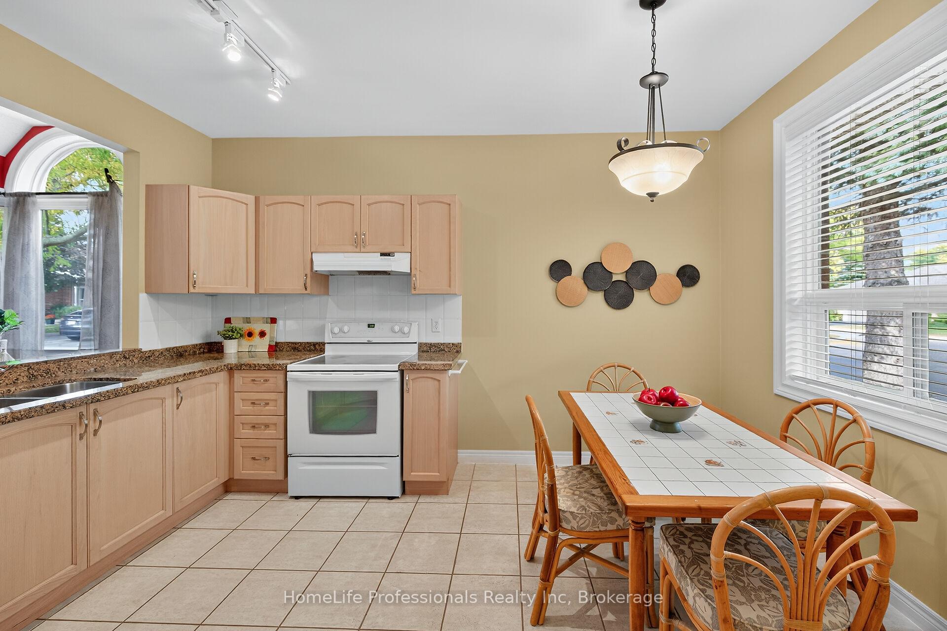 Photo 7 of Unit 28, 52 Twentyplace Boulevard, Hamilton, Twenty Place — HOMEH