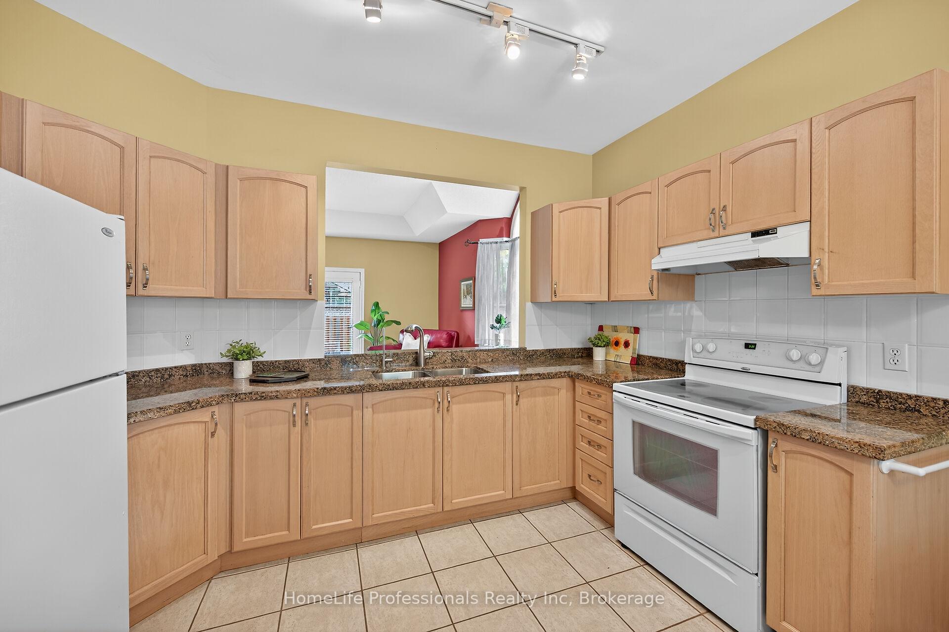 Photo 8 of Unit 28, 52 Twentyplace Boulevard, Hamilton, Twenty Place — HOMEH