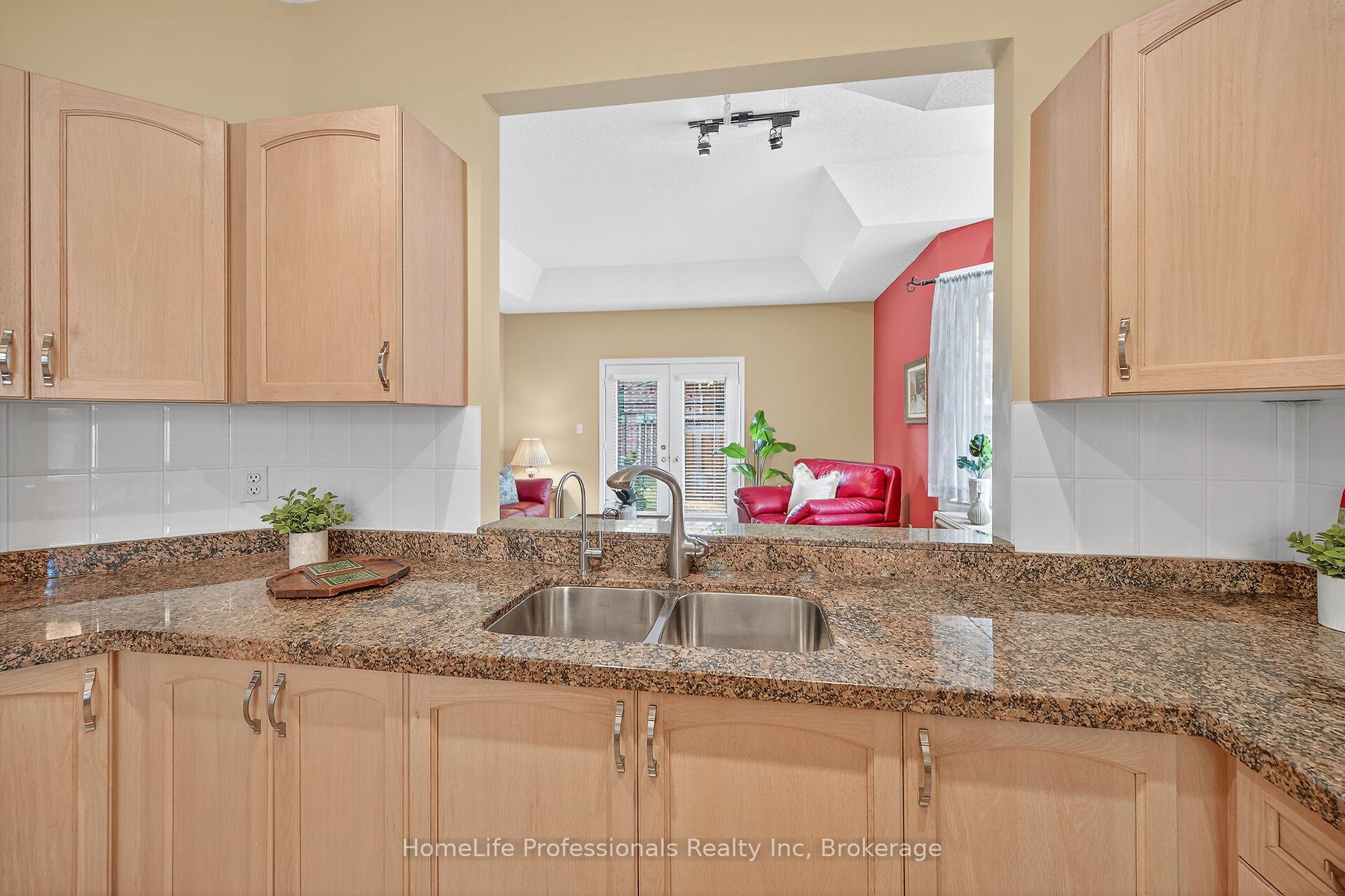 Photo 9 of Unit 28, 52 Twentyplace Boulevard, Hamilton, Twenty Place — HOMEH