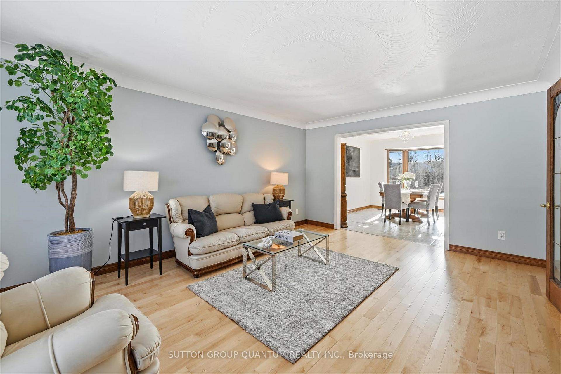 Photo 5 of 729 Winston Road, Grimsby, Grimsby Beach — HOMEH