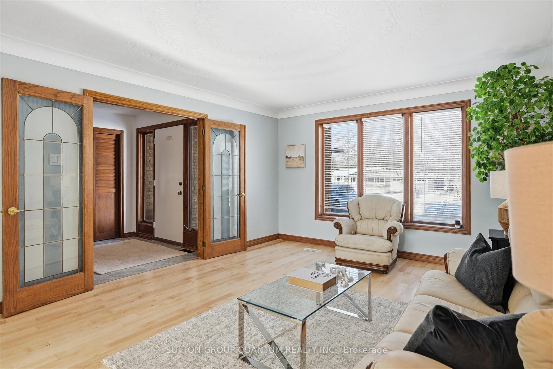 Photo 9 of 729 Winston Road, Grimsby, Grimsby Beach — HOMEH