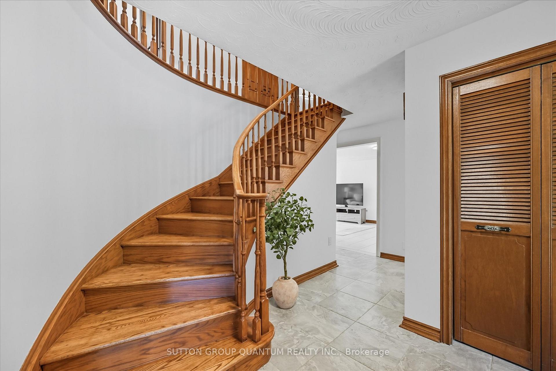 Photo 24 of 729 Winston Road, Grimsby, Grimsby Beach — HOMEH