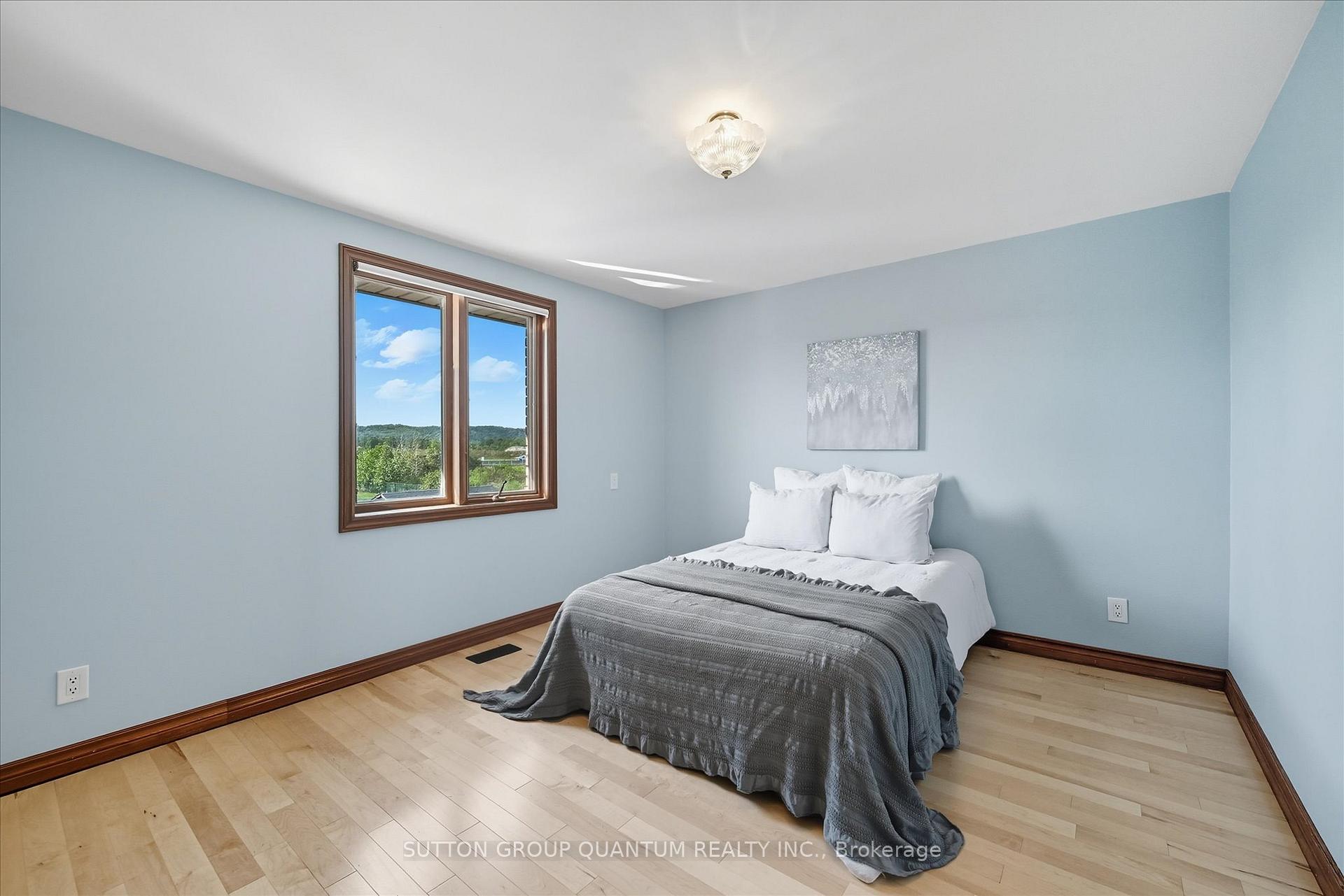 Photo 32 of 729 Winston Road, Grimsby, Grimsby Beach — HOMEH