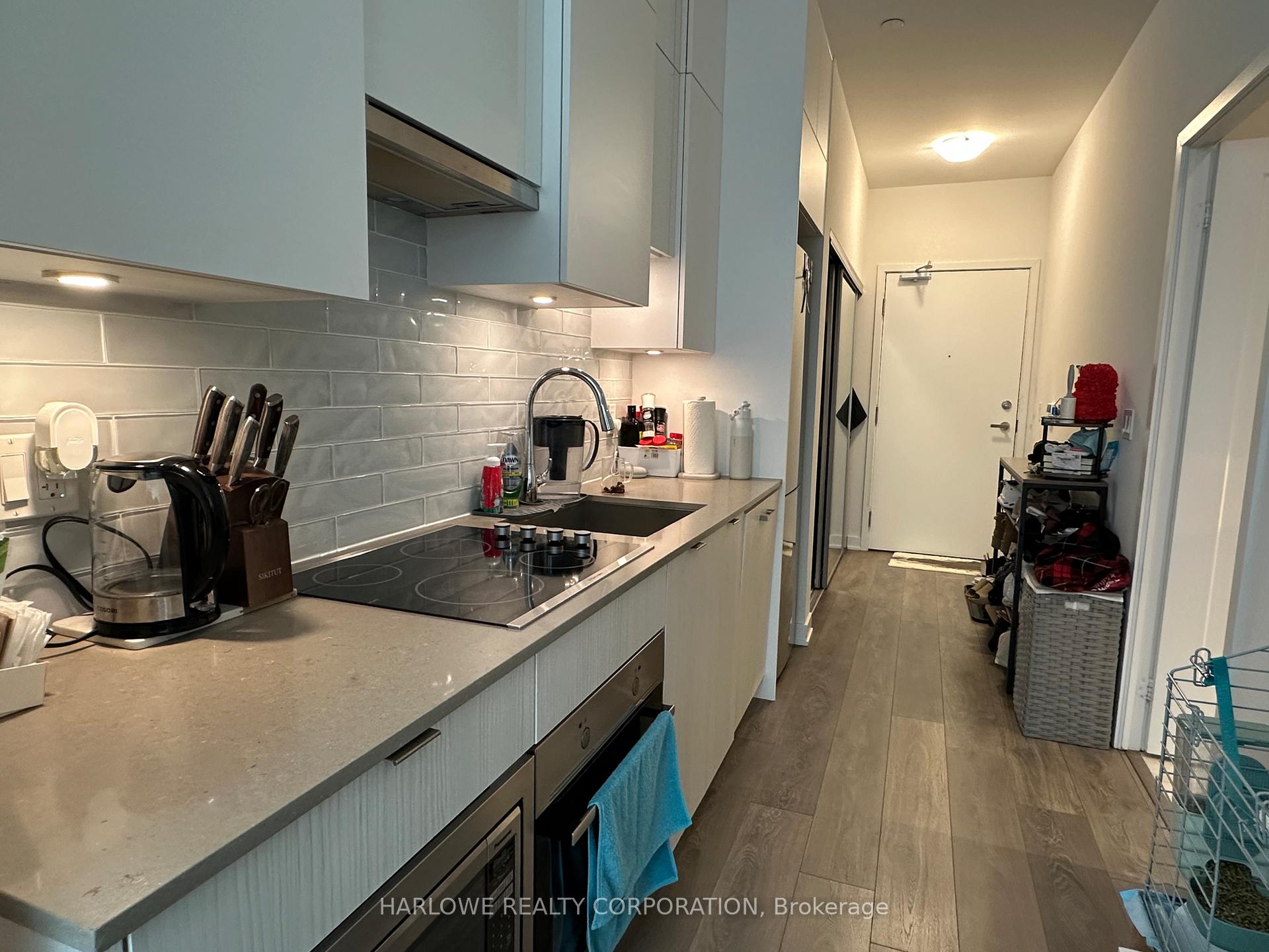 Photo 6 of Unit Ph05, 99 Broadway Avenue, Toronto, Mount Pleasant West — HOMEH