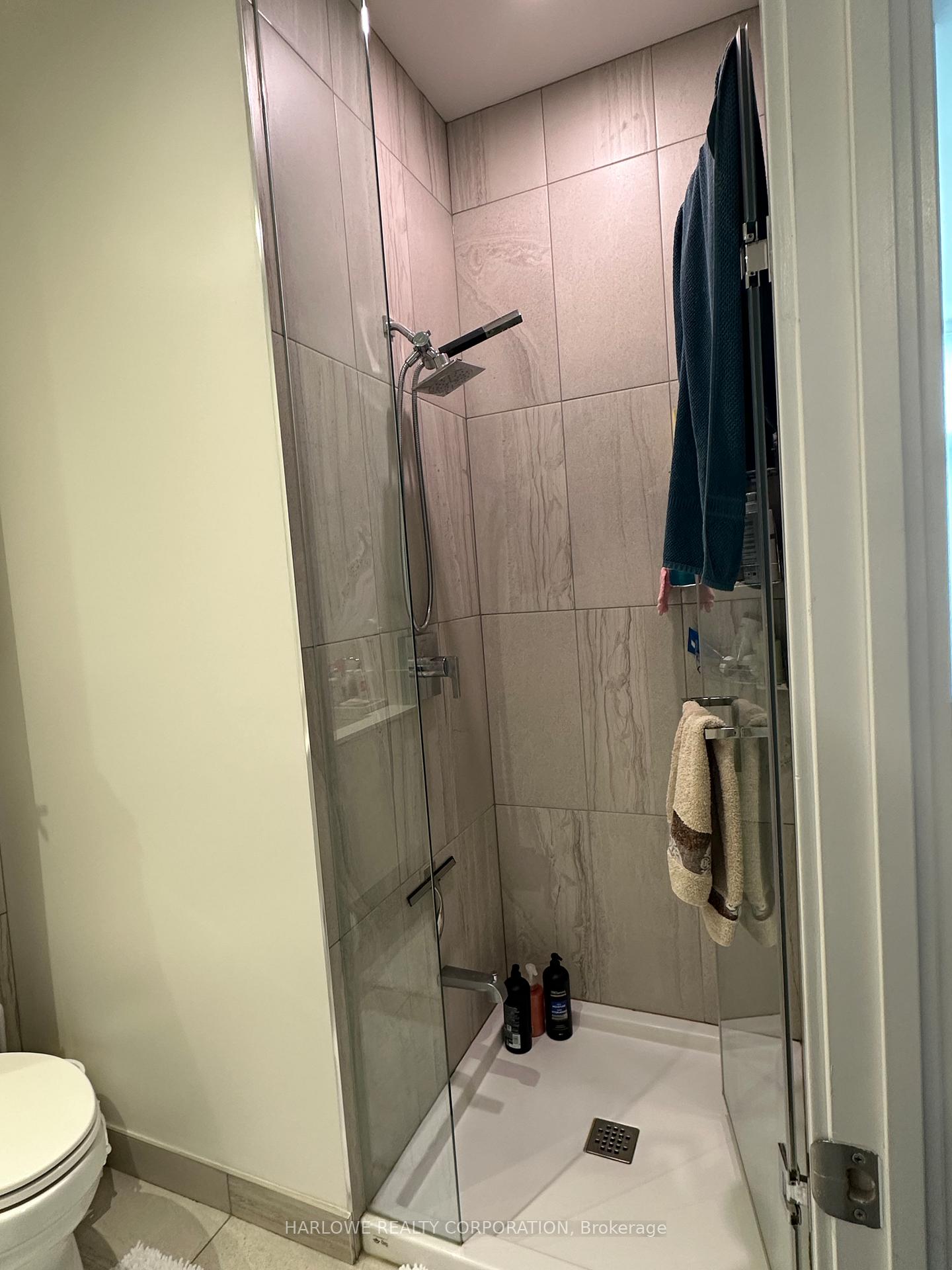 Photo 9 of Unit Ph05, 99 Broadway Avenue, Toronto, Mount Pleasant West — HOMEH